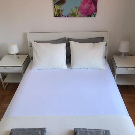 Guest House Marta Ровин Екстериор снимка