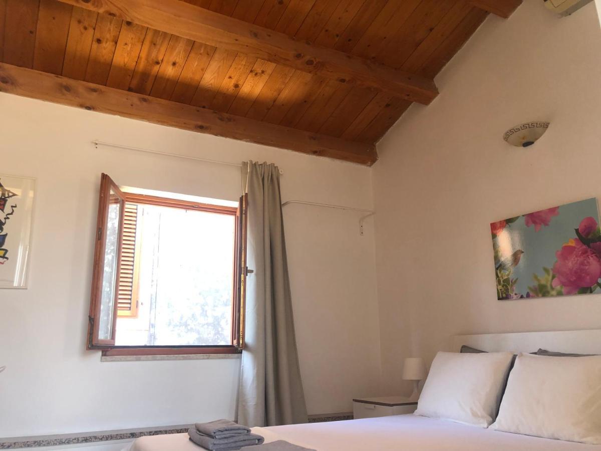 Guest House Marta Ровин Екстериор снимка