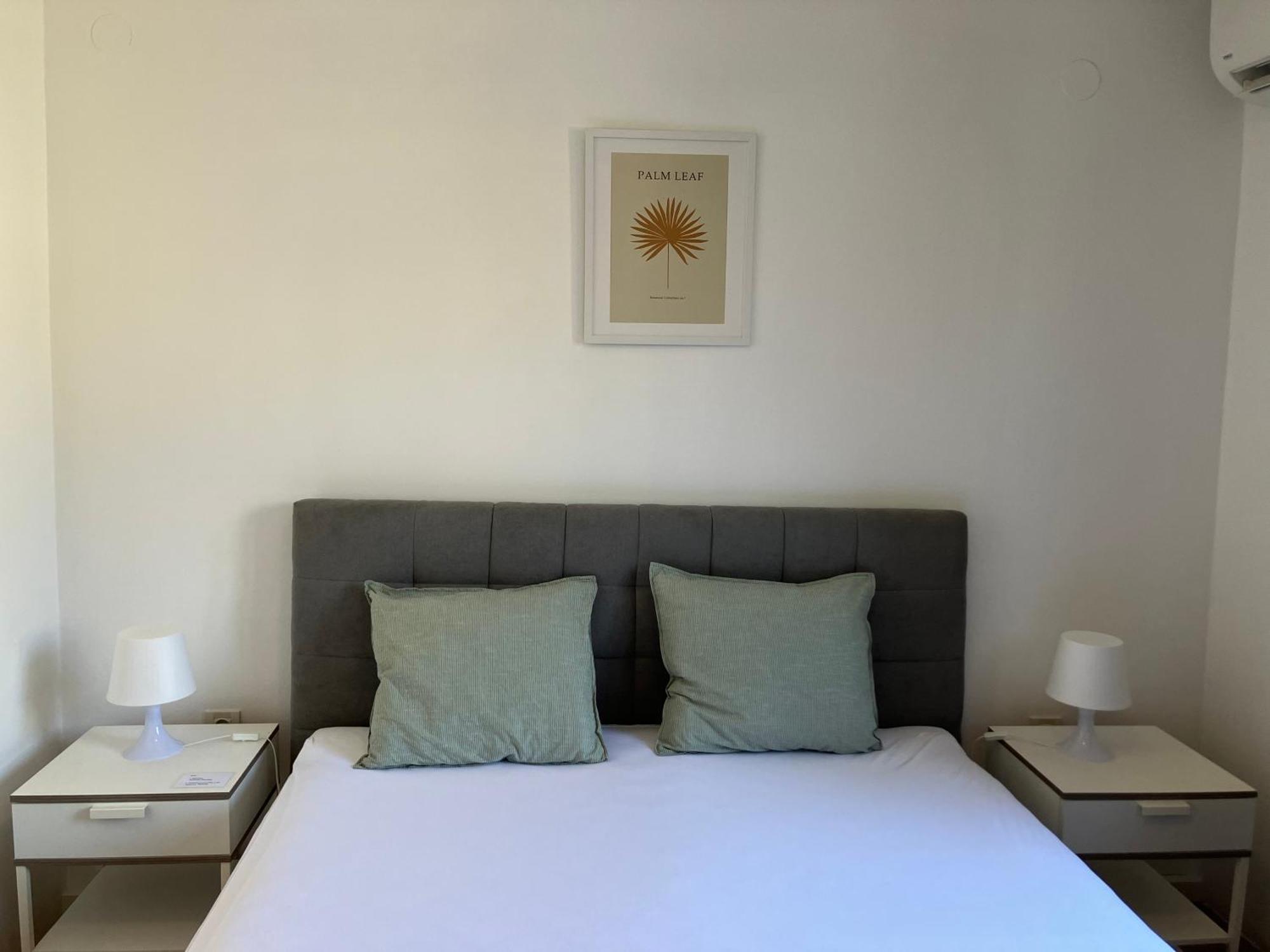Guest House Marta Ровин Екстериор снимка
