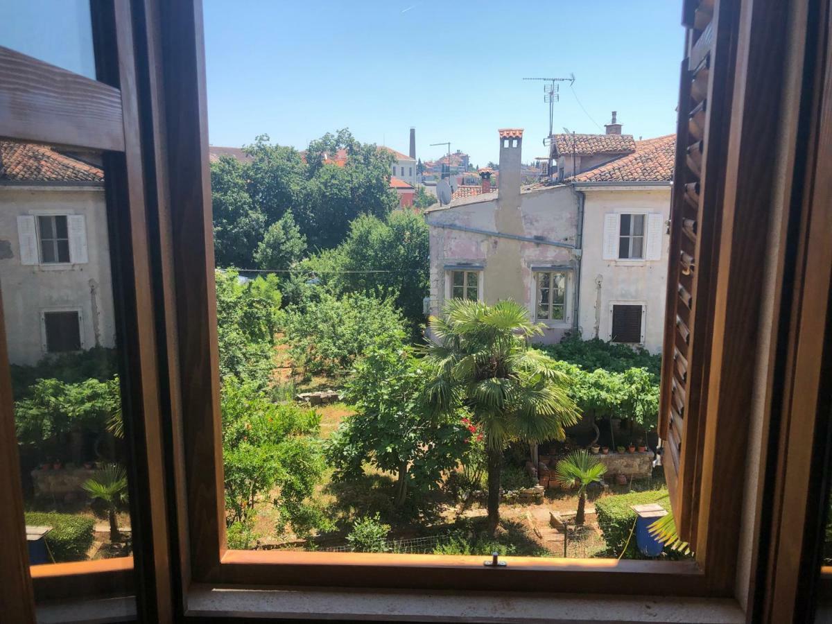 Guest House Marta Ровин Екстериор снимка